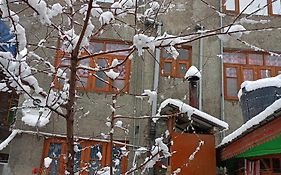 Queen Palace Guest House